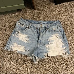 strigid mom shorts